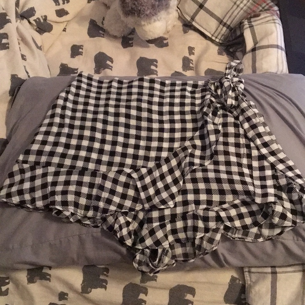 Black and white skort